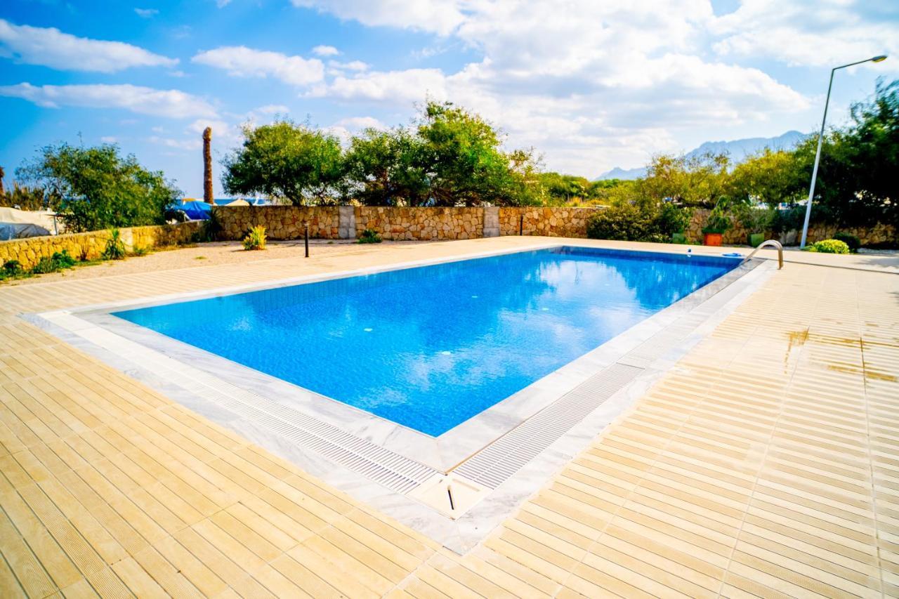 Spacious Three-Bedroom Apartment With Sea View A3 Kyrenia  Extérieur photo